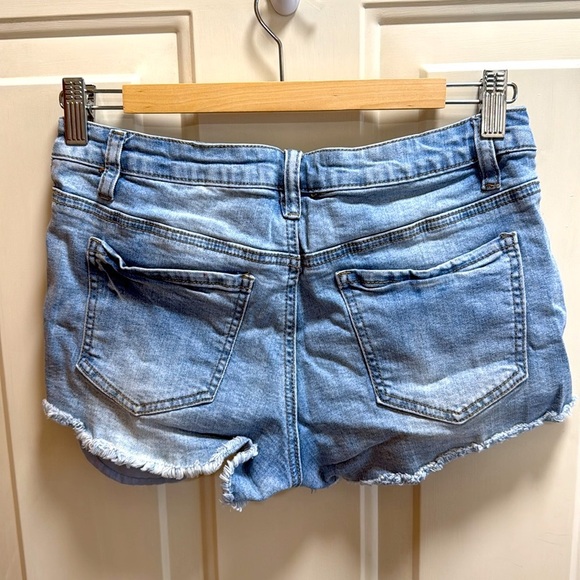 Angel Kiss Los Angeles Distressed Denim Raw Hem Cut off Shorts size 5 - Picture 2 of 7
